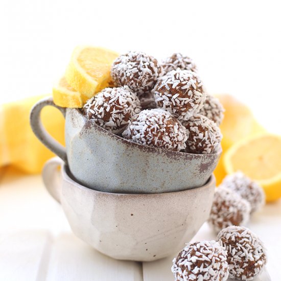 Lemon Coconut Chia Energy Balls