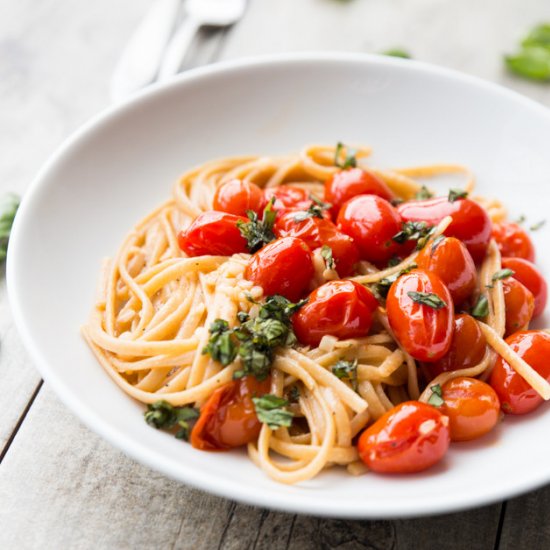 Garlic Butter Burst Tomato Linguine