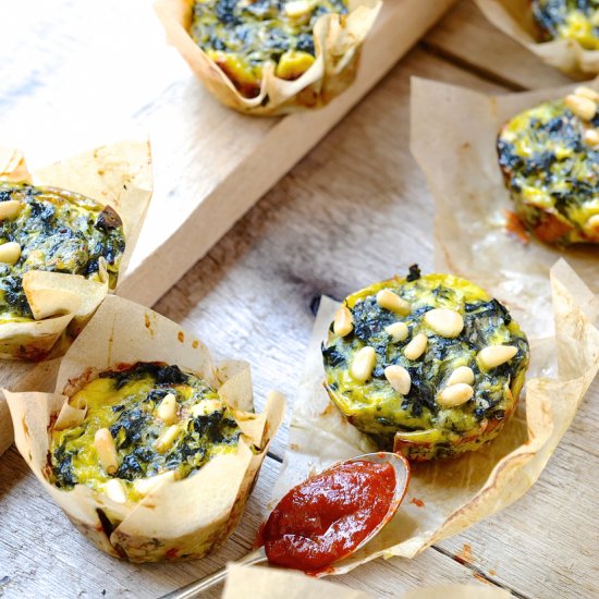 Cheesy spinach and zucchini muffins