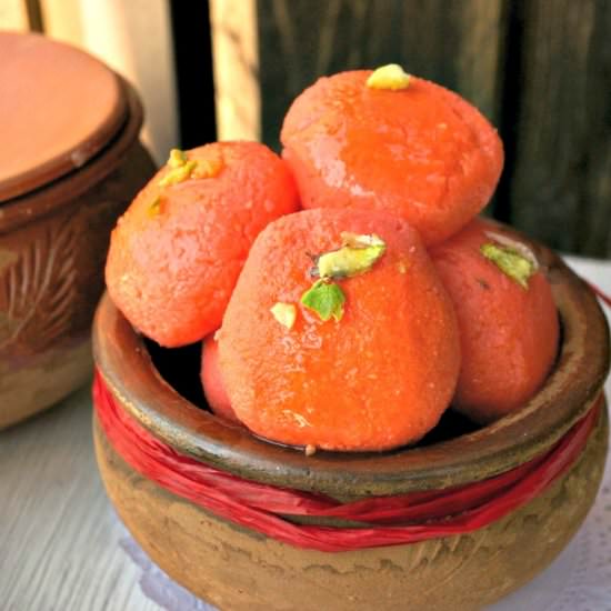 Komola Bhog (Cheese Balls in Syrup)