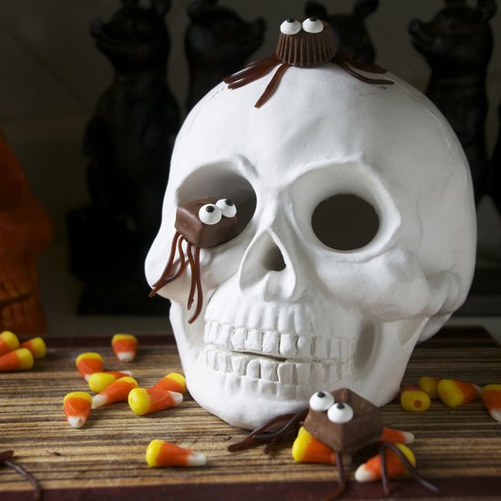 Adorable Halloween Candy Spiders