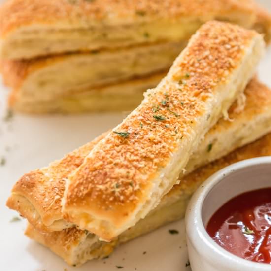 Cheesy Garlic Bread Sticks