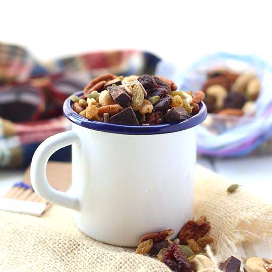 How to Build a Healthy Trail Mix