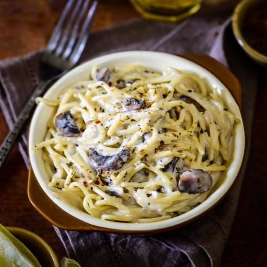 Lemony Garlic and Mushroom Spaghetti