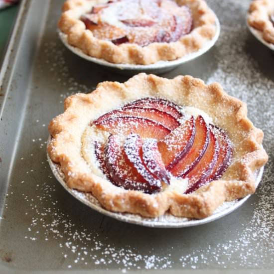 Mini Almond Pluot Pie