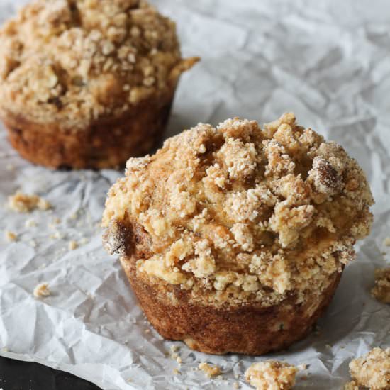 Banana Muffins with Crumble Topping