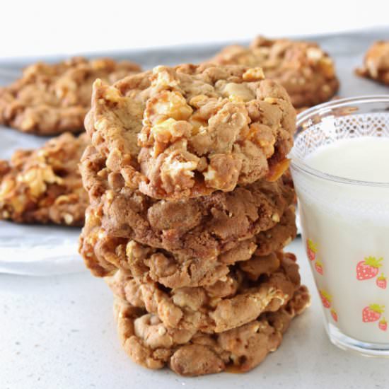 Salted Caramel Popcorn Cookies