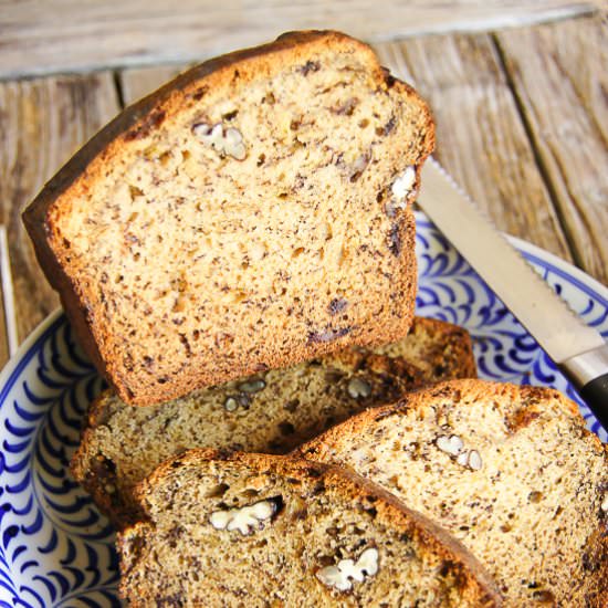 EASY AND DELICIOUS BANANA BREAD