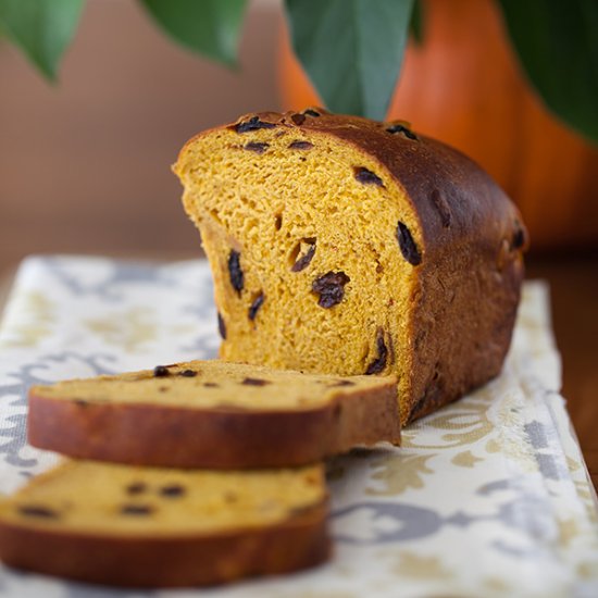 Pumpkin Bread with Raisins