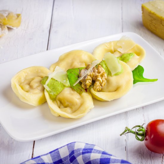 Pumpkin Tortellini w/ Spinach Pesto