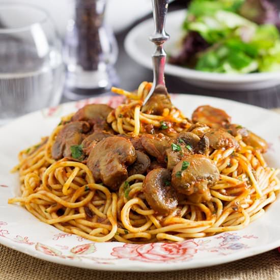 Spaghetti With Mushroom Tomato Sauce