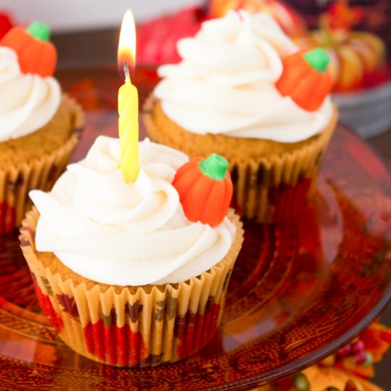 Pumpkin Cupcakes & Maple Frosting