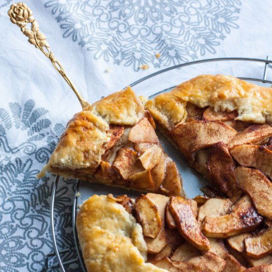 Apple and marzipan galette