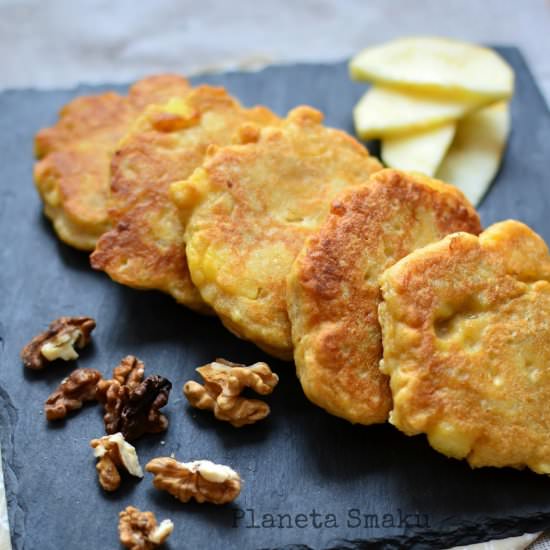 Fluffy Apple Semolina Pancakes