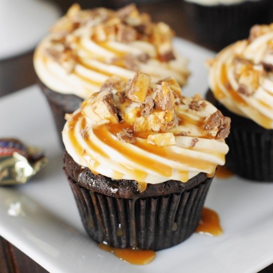 Snickers Cupcakes