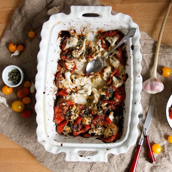 Roasted cauliflower with tomatoes