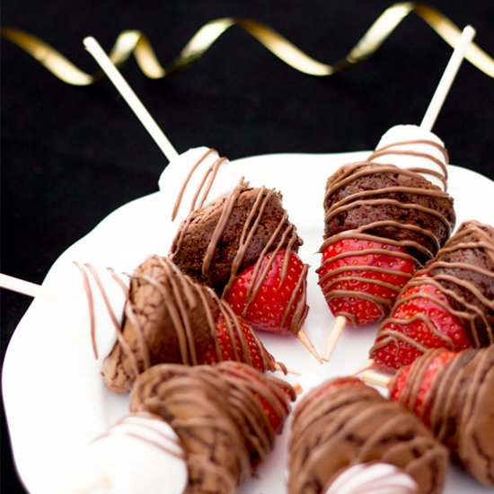 Strawberry Brownie Lollipops