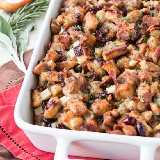 Apple Bacon Cinnamon Stuffing