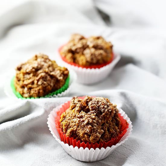 HEALTHY PUMPKIN CRUMBLE MUFFINS