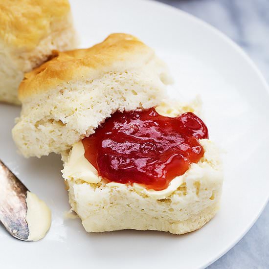 Easy Flaky Buttermilk Biscuits