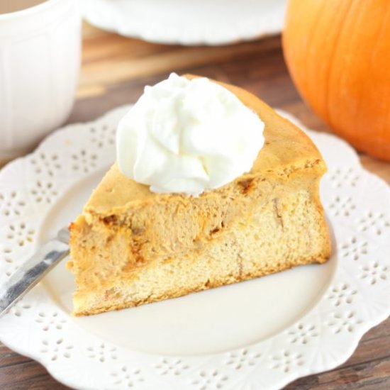 Cinnamon Roll Pumpkin Cheesecake