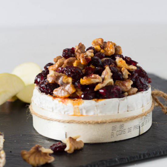 Cranberry Chilli Baked Camembert