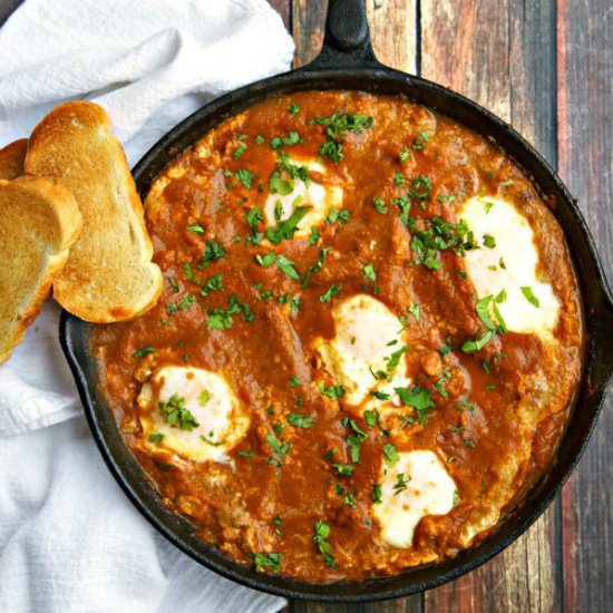 Baked Eggs in Tomato-Chipotle Sauce