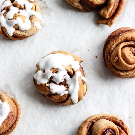 Whole Wheat Apple Cinnamon Knots