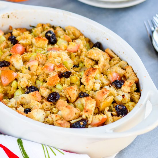 Cornbread Stuffing with Apples