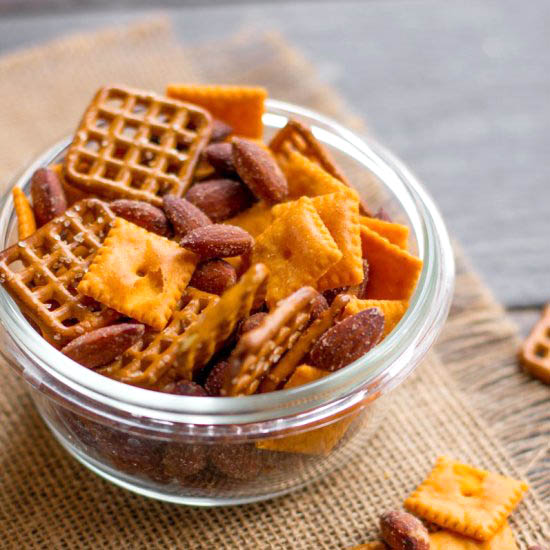 Cheddar Smokehouse Snack Mix