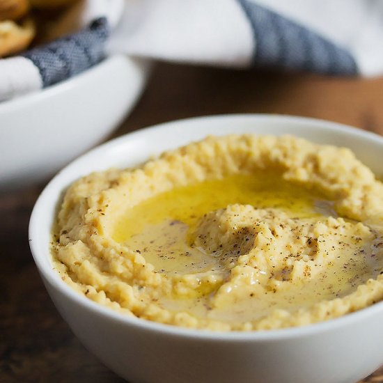 Truffled Hummus & Baked Pita Chips!