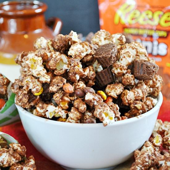 Easy Reese’s Popcorn Munch