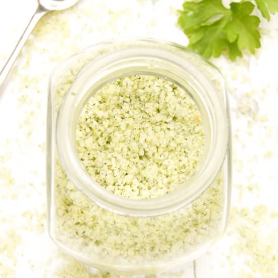 EASY, HOMEMADE GARLIC SALT