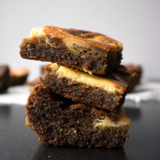 Gingerbread Cheesecake Blondies