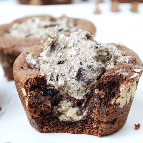 Oreo Cheesecake Stuffed Cookie Cups