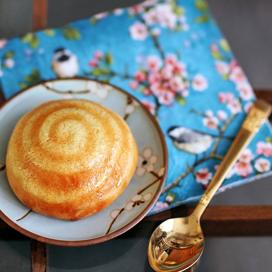 Baked Vanilla Filled Donuts