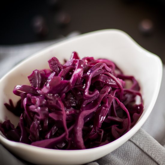 Juicy Honey Apple Red Cabbage