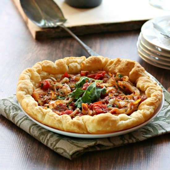 Tomato and Onion Appetizer Pastries