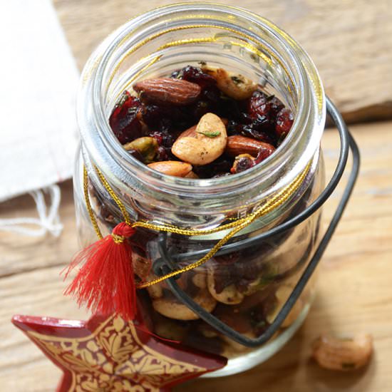 Festive Vanilla Bean Mixed Nuts