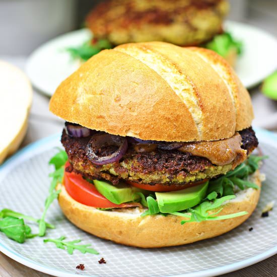 Veggie Burger with Cauliflower