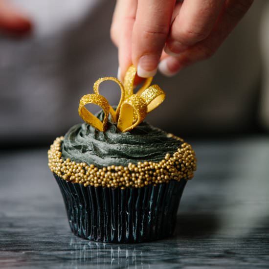 Sparkling Holiday Cupcakes