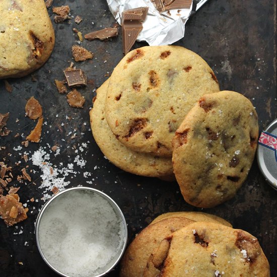 Salted Toffee Chocolate Chip Cookie