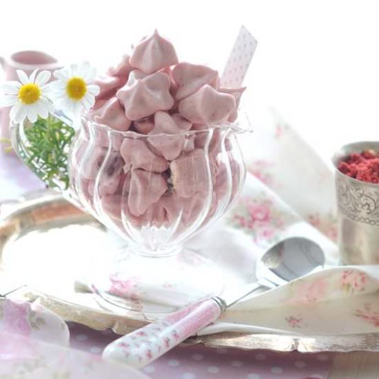 Aquafaba Strawberry Meringue