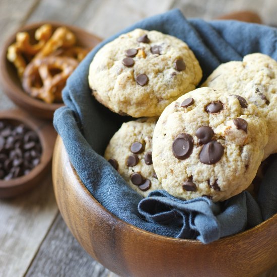 Dark Chocolate Pretzel Cookies