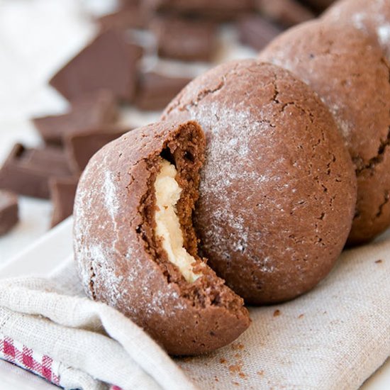 Chocolate ricotta surprise cookie