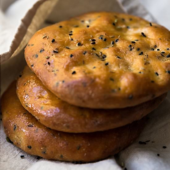 Tab’doon Bread ( dates bread)