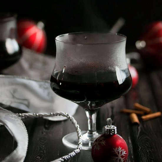 Mulled Wine with Chocolate Liqueur