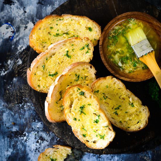 3 ingredients Garlic and herb bread