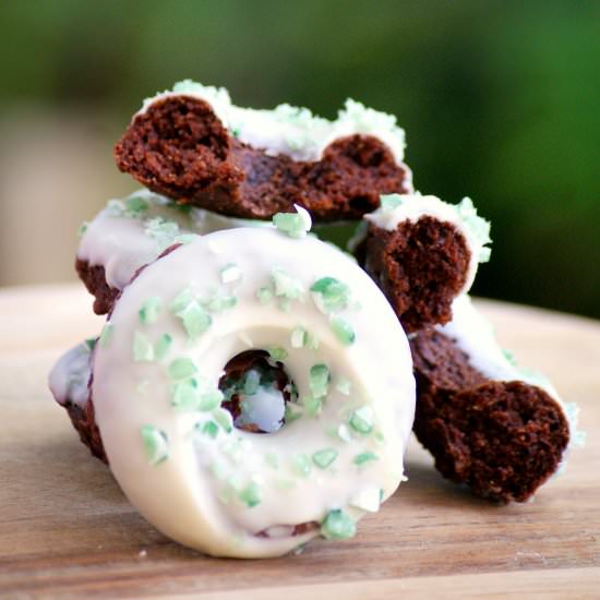 Healthy Peppermint Bark Donuts