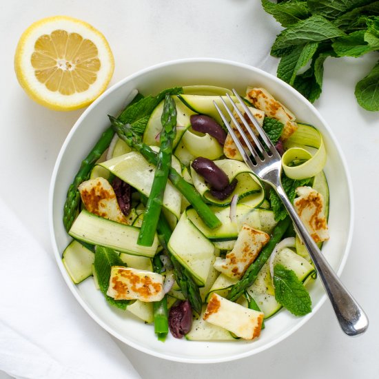 Zucchini ribbons and halloumi salad